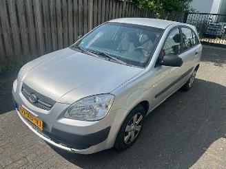 uszkodzony samochody osobowe Kia Rio 1.4  X-pect   5 Drs 2007/4