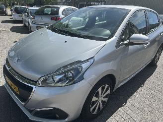 Auto incidentate Peugeot 208 1.6 Blue HDI 2017/2