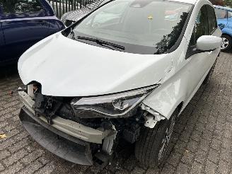 Damaged car Renault Zoé 52 KwH   ( Huur accu ) 2020/6