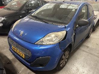 Unfallwagen Peugeot 107 1.0 Accent  5 Drs-Airco 2012/7