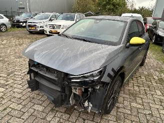 krockskadad bil auto Peugeot 208 1.2  PureTech  100 GT   ( Nieuw Prijs 29500,00 ) 2024/1