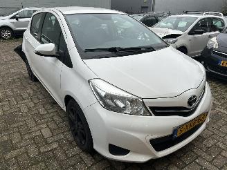 Toyota Yaris 1.0 VVT-I  Now picture 3