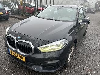 occasion passenger cars BMW 1-serie 116 Diesel  Automaat  5 drs 2022/6
