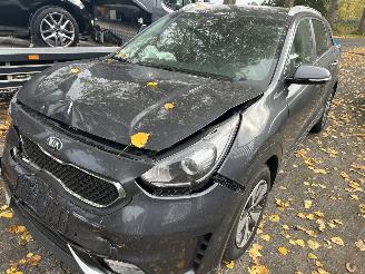 skadebil auto Kia Niro 1.6 GDI Hybrid  Dynamic Line  Automaat 2018/5