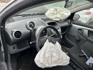 Peugeot 107 1.0-12V  XS Automaat  5 Drs- Airco picture 11