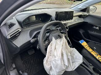 Peugeot 208 1.2 Hybrid  Automaat Style  met 2836 Km  ( nieuwprijs 30500,00 ) picture 13