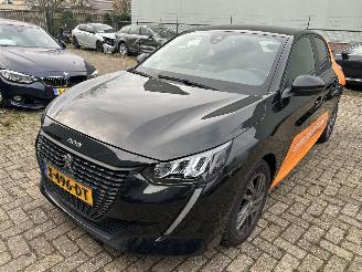 skadebil auto Peugeot 208 1.2 PureTech  Allure 2022/7