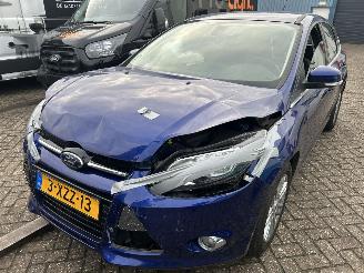 skadebil auto Ford Focus 1.0 EcoBoost  HB    ( 68750 Km ) 2014/11