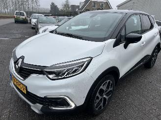 Auto incidentate Renault Captur 1.3 TCe  Intens  Automaat    ( 43455 Km ) 2019/3