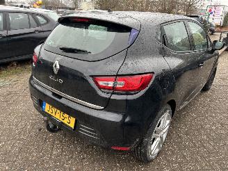 Renault Clio 0.9 TCE   5 drs picture 4