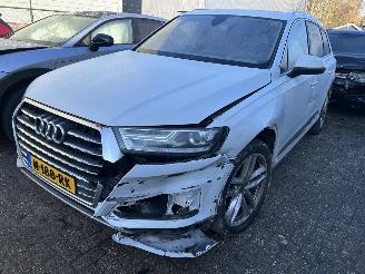 Audi Q7 3.0 TFSI  Automaat 7 persoons picture 1