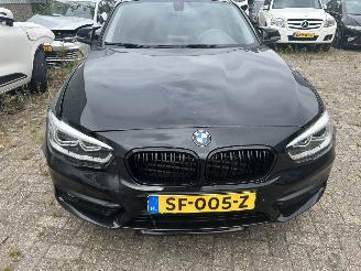 BMW 1-serie 116i   5 Drs picture 2