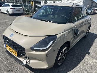 krockskadad bil auto Suzuki Swift 1.2 Automaat Hybrid  Style  ( 3552 Km ) 2025/7