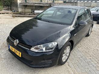 uszkodzony samochody osobowe Volkswagen Golf 1.0 TSI   5 Drs 2016/2