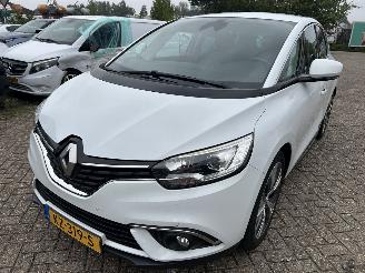 skadebil auto Renault Scenic 1.5 DCI  Intens  Automaat 2017/1
