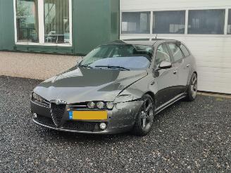 uszkodzony samochody osobowe Alfa Romeo 159 1.9 JTS Distinctive 2006/7