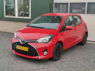 Schadeauto Toyota Yaris 1. VVT-i Lounge Clima Cruise Navi 2014/1