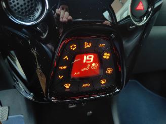 Peugeot 108 1.0 e-VTI Allure Clima Cruise picture 25