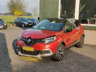 skadebil auto Renault Captur 0.9 TCe Version S Trekhaak 2019/1