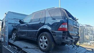 Vrakbiler auto Mercedes ML ML I (163), SUV, 1998 / 2005 400 4.0 CDI V8 32V 2002/9