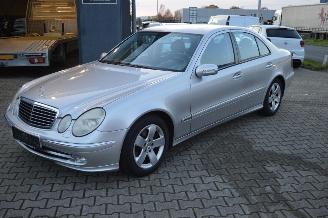 skadebil auto Mercedes E-klasse 200 CDI AVANTGARDE SCHUIFDAK AUTOMAAT SHZ 2004/2