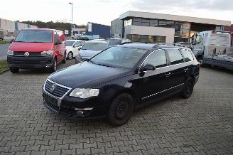 Voiture accidenté Volkswagen Passat 1.4 TSI COMFORTLINE KOMBI 90 KW 1e HAND 2009/1
