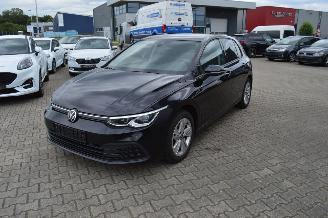 Vaurioauto  passenger cars Volkswagen Golf VIII Lim. Life eTSI DSG AUTOMATIK 2021/3