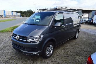 krockskadad bil auto Volkswagen Transporter 2.0 TDI 150 KW DSG HIGHLINE LEDER 2017/4
