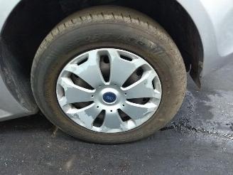 Ford Mondeo  picture 13