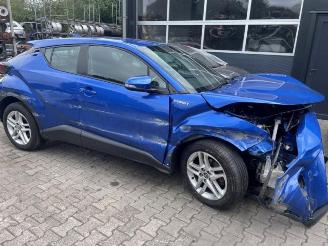 Vrakbiler auto Toyota C-HR C-HR (X1,X5), SUV, 2016 1.8 16V Hybrid 2022/5