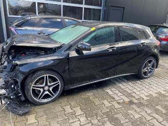 Vrakbiler auto Mercedes A-klasse A (W176), Hatchback, 2012 / 2018 1.6 A-180 16V 2014/6