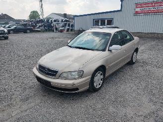 Salvage car Opel Omega 2.2 16V Beige Z489 Onderdelen Y22XE Motor 2000/3