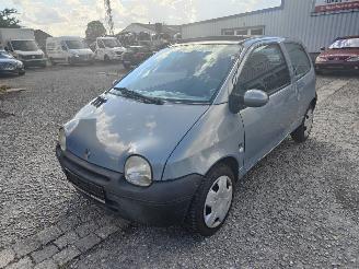 Salvage car Renault Twingo 1.2 16V Blauw NV427 Onderdelen D4F702 Motor 2003/1