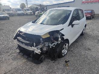 Autoverwertung Renault Scenic 1.6 16V Wit OV369 Onderdelen K4M858 Motor 2015/4