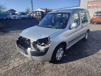 Sloopauto Citroën Berlingo 1.4 Zilver EZRC Onderdelen KFW Motor 20CP37 Bak 2004/4