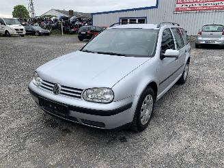 Salvage car Volkswagen Golf 1.9TDI Zilver LA7W Onderdelen AXR Motor 2004/9