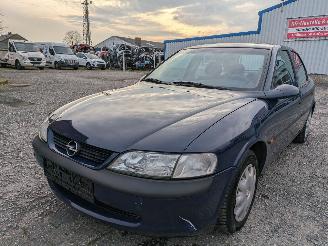 Salvage car Opel Vectra 1.6 1999/2