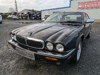 Autoverwertung Jaguar XJ 3.2 V8 2001/7