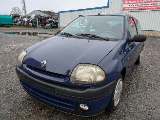 Sloopauto Renault Clio 1.2 1999/11