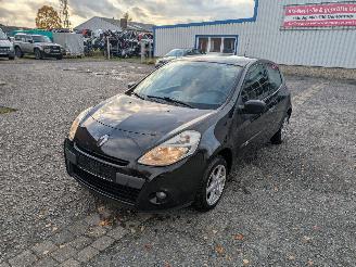 Vrakbiler auto Renault Clio CLIO III BERLINE 3PRTES 2009/7