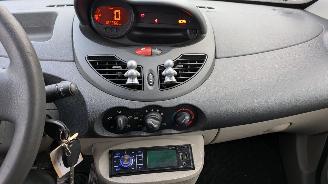 Renault Twingo 1.2 picture 12