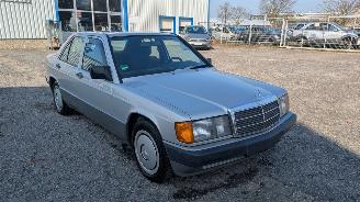 Mercedes 190-serie 2.0 picture 3