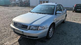 Coche siniestrado Audi A4 1.6 1998/3