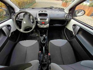 Peugeot 107 1.0 Access Accent airco  * MOTORSCHADE * picture 6