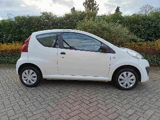 Peugeot 107 1.0 Access Accent airco  * MOTORSCHADE * picture 12