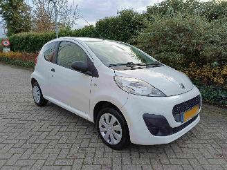 skadebil auto Peugeot 107 1.0 Access Accent airco  * MOTORSCHADE * 2012/9