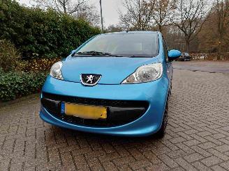 Peugeot 107 1.0-12V XR airco picture 16