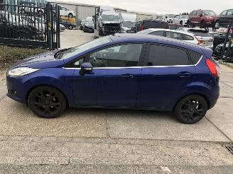 Unfallwagen Ford Fiesta 16tdci 70kW E5 Airco Navi 2014/5