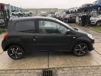 Schadeauto Renault Twingo 12i 16v Airco, lm velgen 2010/4