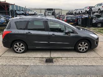 Damaged car Peugeot 308 16vti 88kW E5 SW Panodak 2012/4